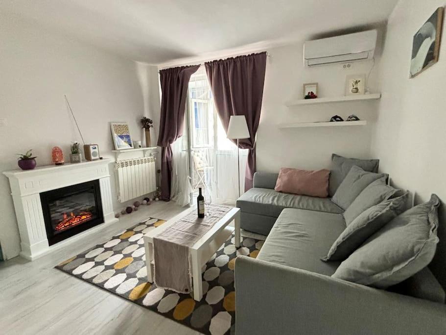 Ultracentral Lovely Place -Your Home Away From Home Bucharest Luaran gambar