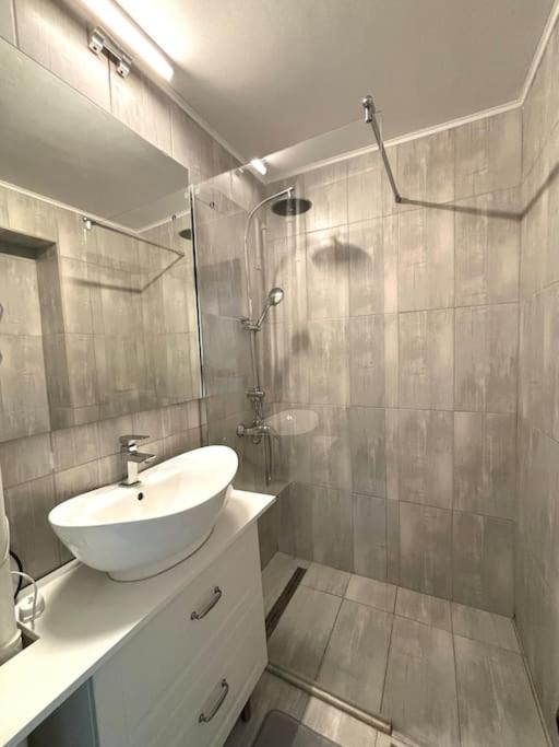 Ultracentral Lovely Place -Your Home Away From Home Bucharest Luaran gambar